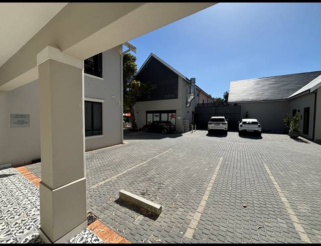 219M² OFFICE TO LET IN PAARDEVLEI